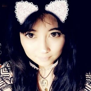 Meet your Posher, Carolina